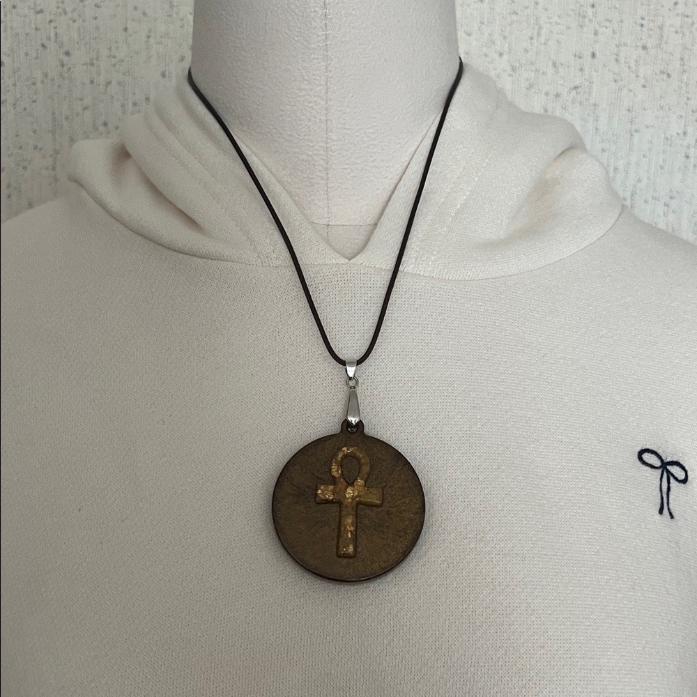 🌈 2 x $15 Gold/Brown Unisex Ankh Medallion Necklace